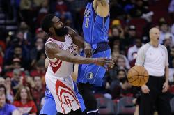 -火箭横扫公牛，哈登关键制胜