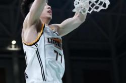 英雄联盟总决赛2025-四川队轻取快船，张镇麟状态火热