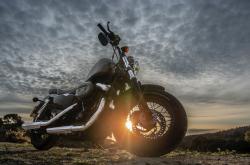 英雄联盟总决赛直播-钢铁锁链，广东防守绞杀上海，武切维奇成关键先生