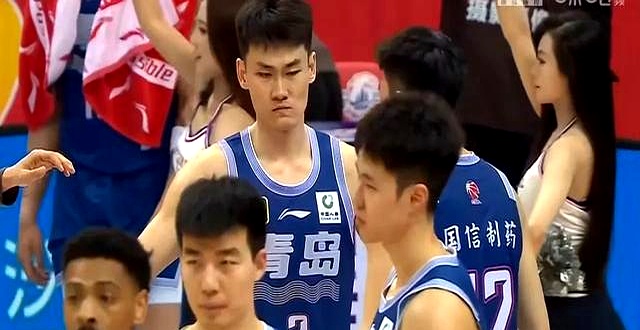 青岛男篮主场打败对手，夺得宝贵分