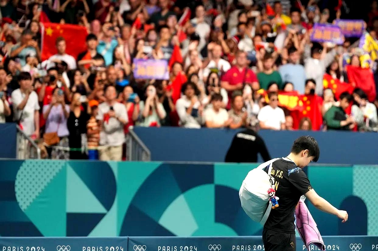 乒乓球比赛瞬间扣人心弦,观众热情高涨的简单介绍 乒乓球比赛瞬间扣人心弦,观众热情高涨的简单介绍