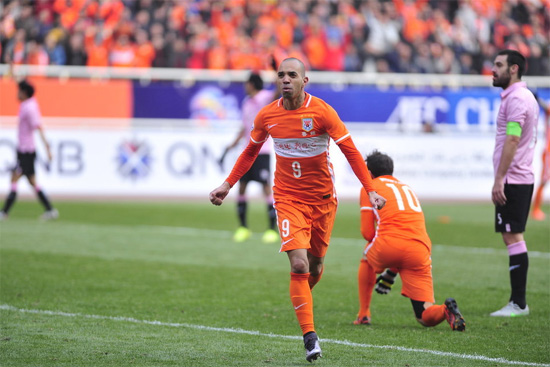 亚欧联队赛事中间卫破门创历史记录