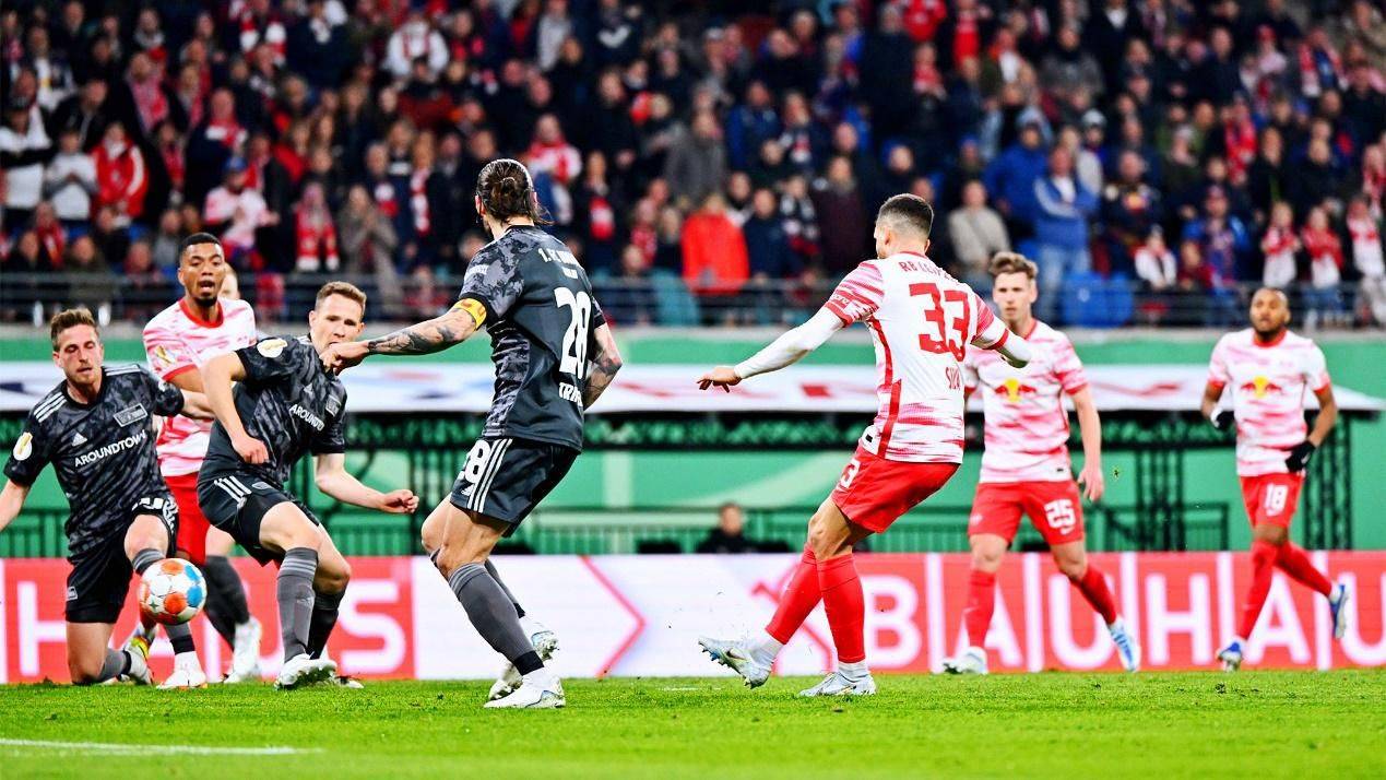 拜仁慕尼黑主场逼平强敌，领先优势稳固的简单介绍