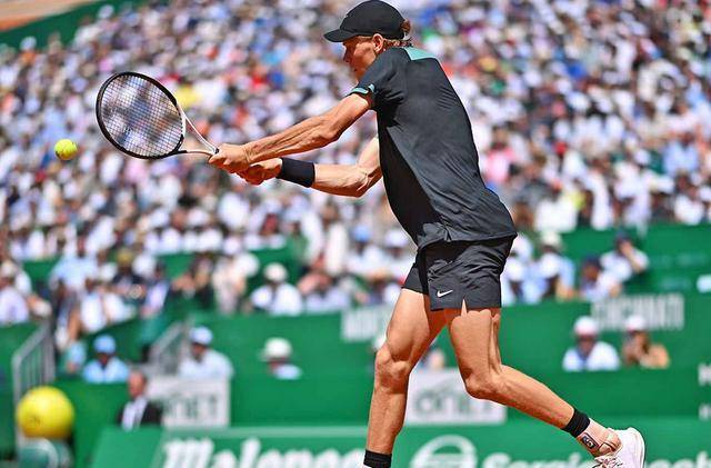 关于法网力克蒙特卡洛大师赛，西西帕斯刷新纪录的信息