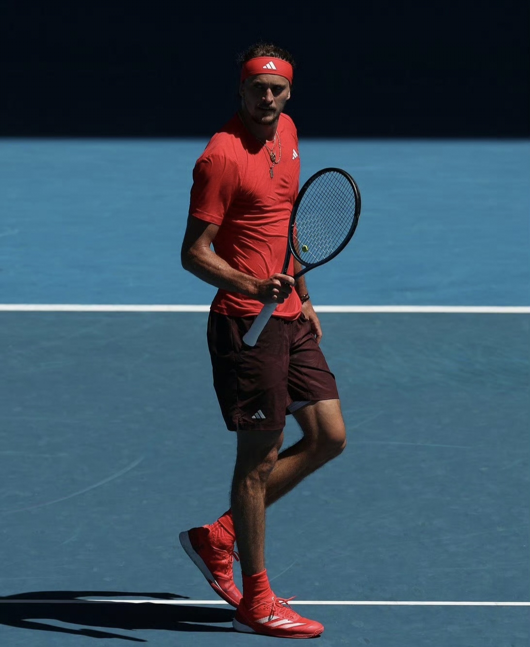 澳网险胜年终总决赛，兹维列夫统治全场