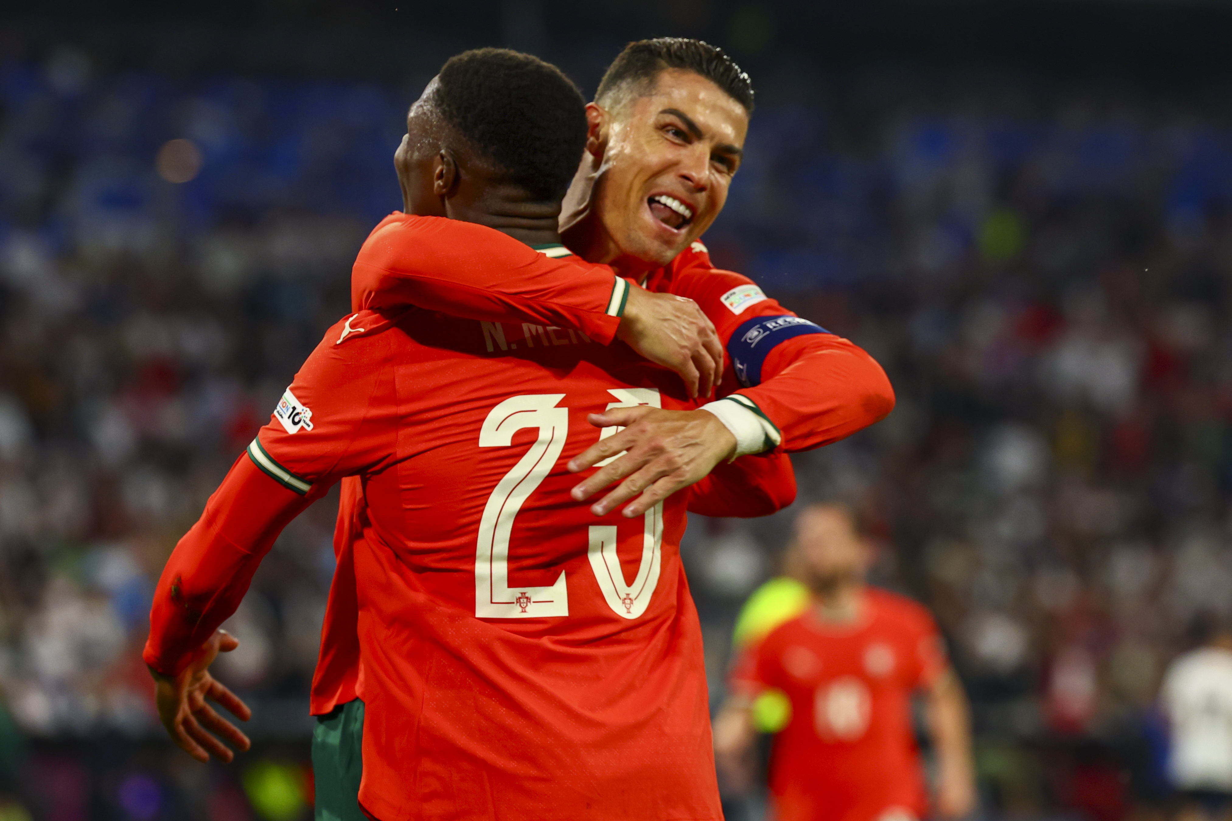 葡萄牙胜荷兰，成功晋级欧洲国家杯半决赛