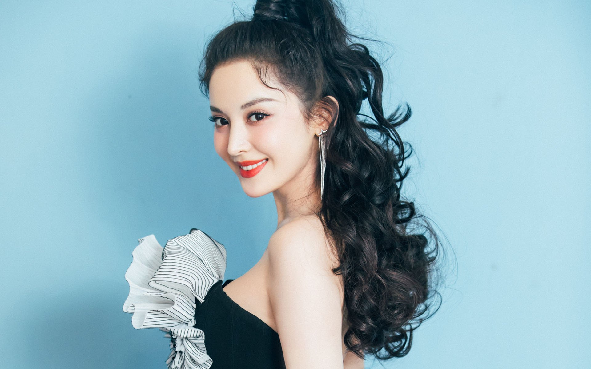 鏖战加勒比，穆勒在美加墨世界杯的热带钢幕之战中接管比赛